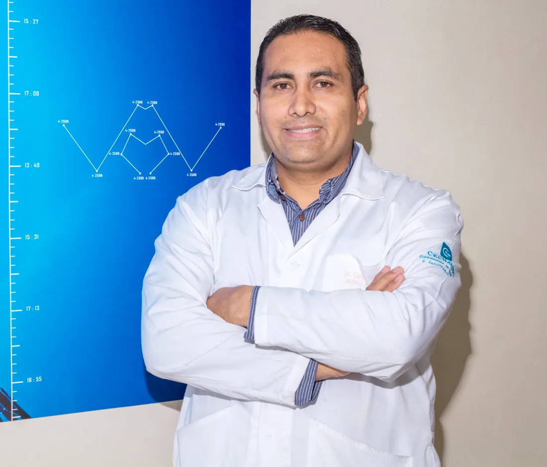Dr. Carlos Omar Quizhpe, Médico Radiólogo